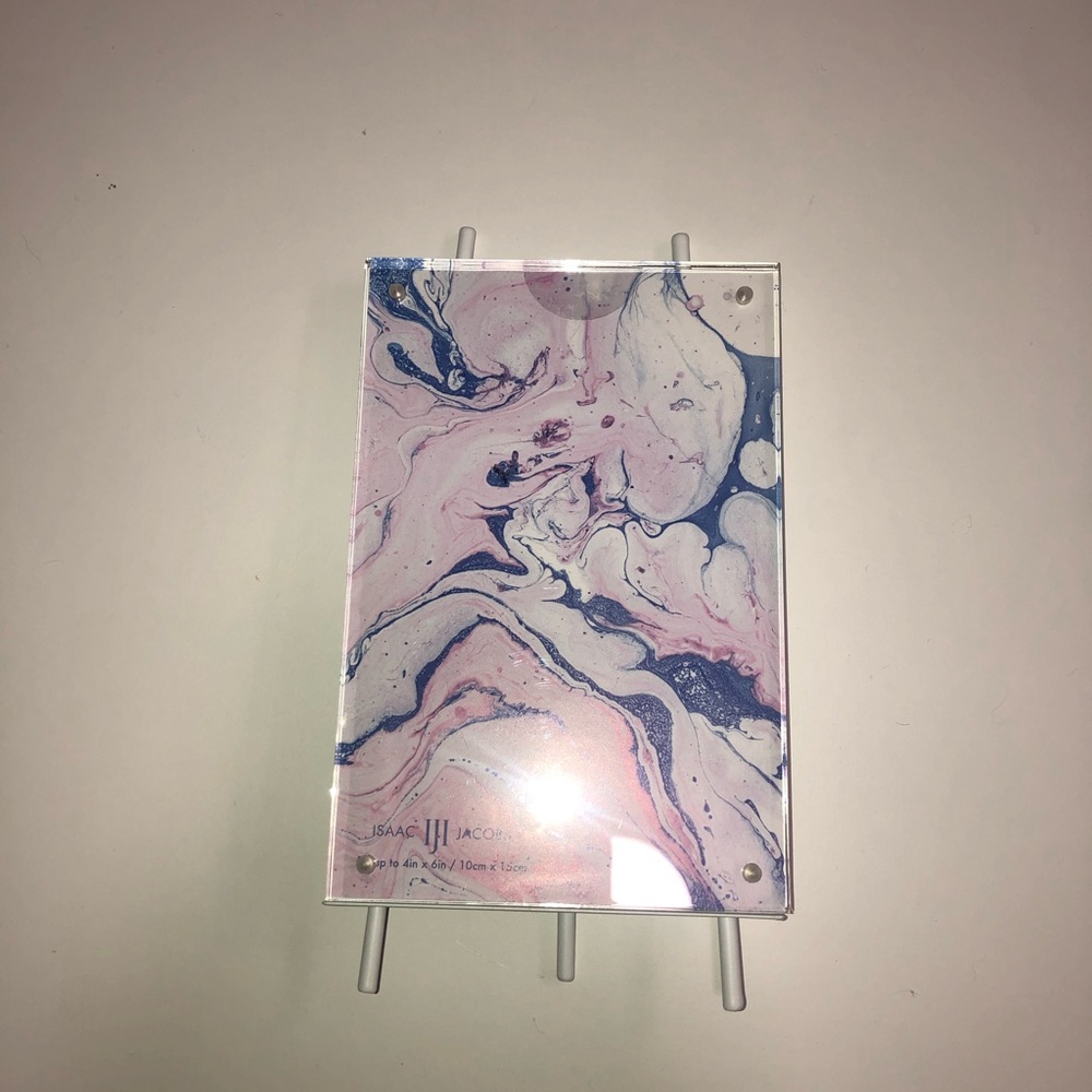 NWOT- 4”x6” Picture Frame